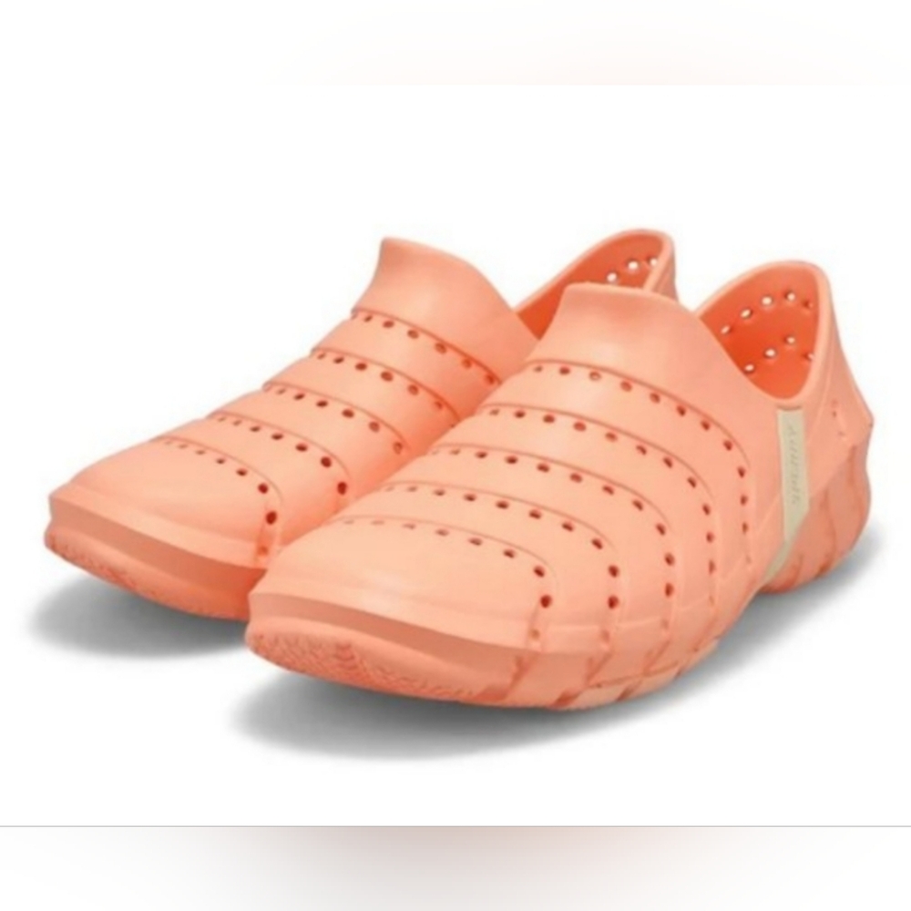 NWT Sperry Water Strider - Peach